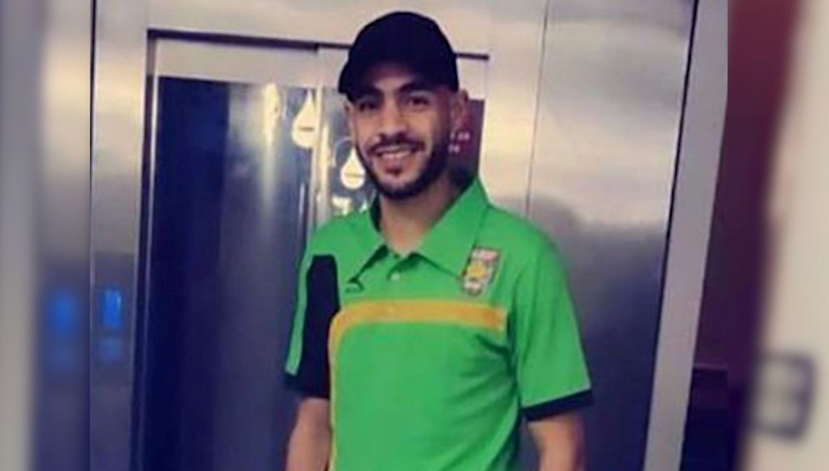 Cezayirli futbolcu sahada öldü