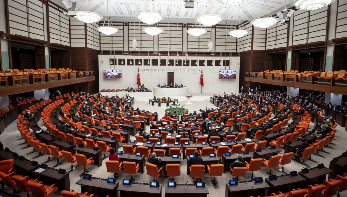 SON DAKİKA: Stokçulara ağır cezalar getiren yasa teklifi Meclis’ten geçti