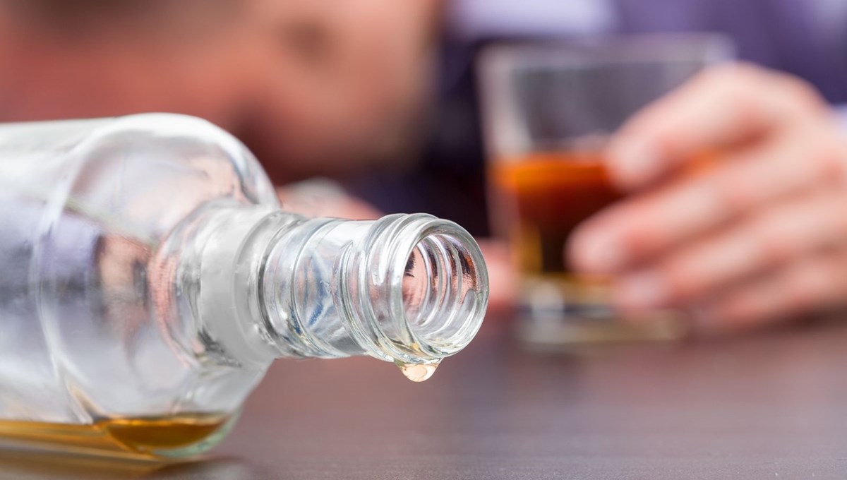 Uzmanlardan içki şişelerine ‘kanser uyarısı’ konulması teklifi