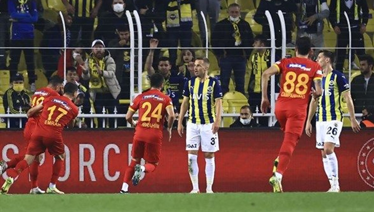 Kayserispor’da 3 futbolcu pozitif çıktı