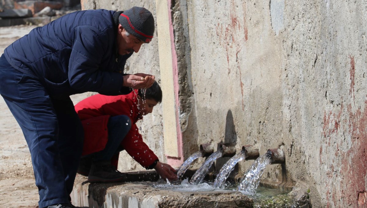 Burdur’da köyün ihtiyacını karşılayan kaynak suyu 6 yıl sonra yeniden akmaya başladı