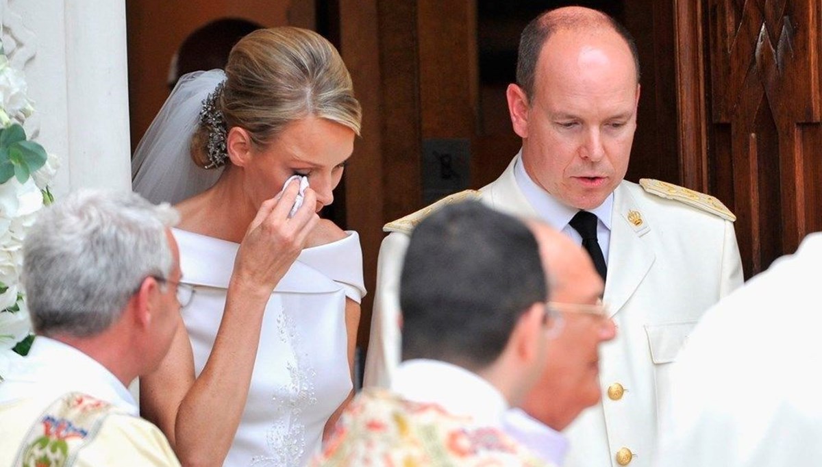 'Hüzünlü Prenses' Charlene Monaco Sarayı'na döndü