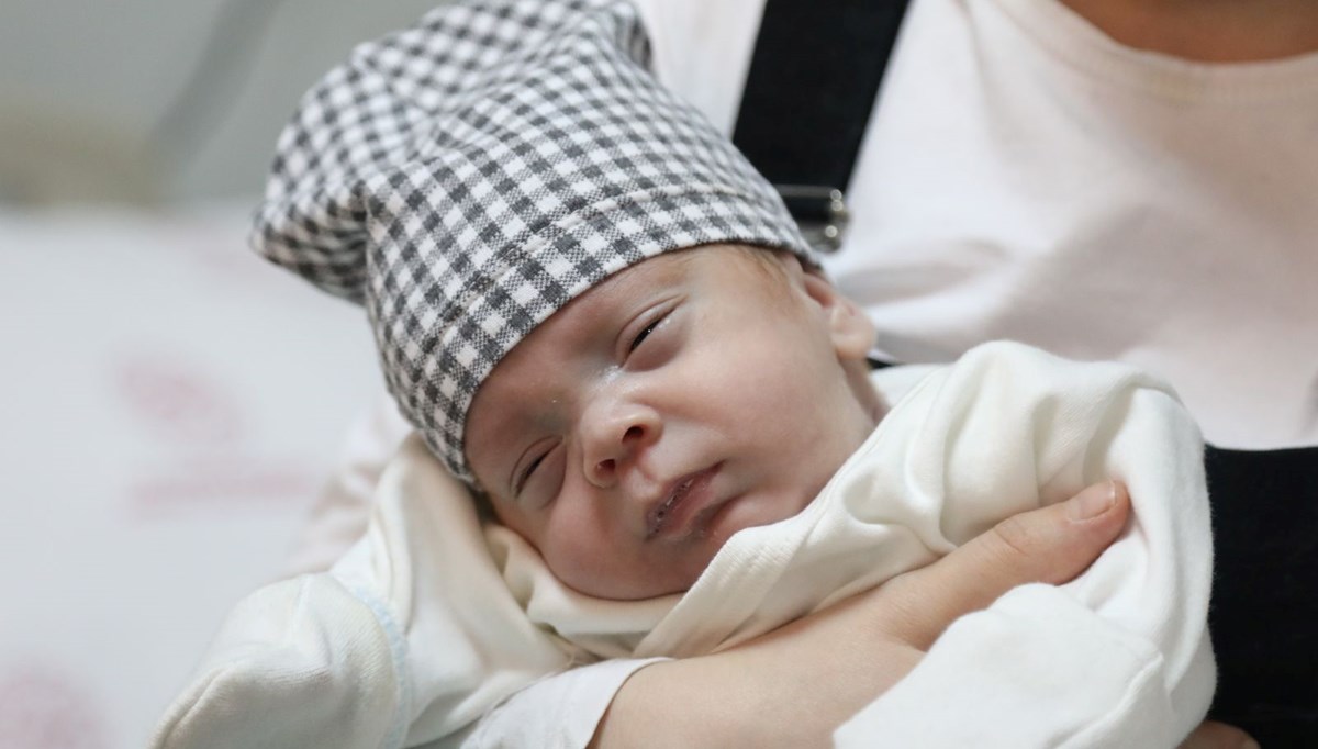 Samsun'da 600 gram doğan Ege bebek hayata tutundu